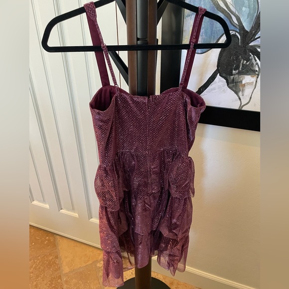 GORGEOUS ROWA Dress, Size Medium - Picture 3 of 3